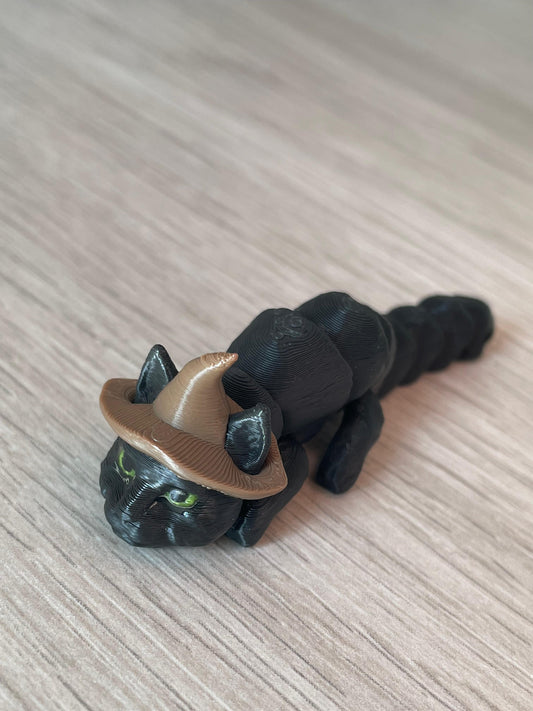 Breloc Pisică Neagră cu Pălărie de Vrăjitoare – Charm Magic pentru Cheile Tale 🔮🐾